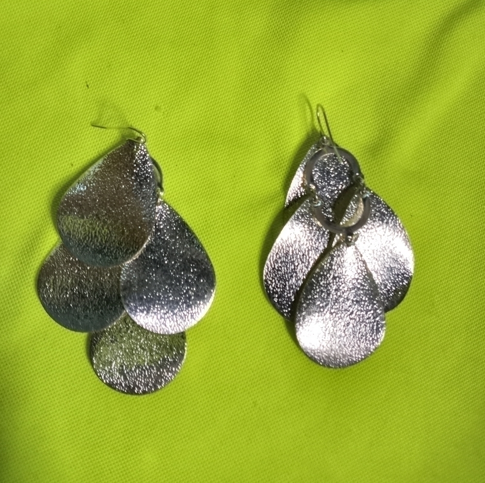 Silvertone Large Dangle Wire Earrings - image 2